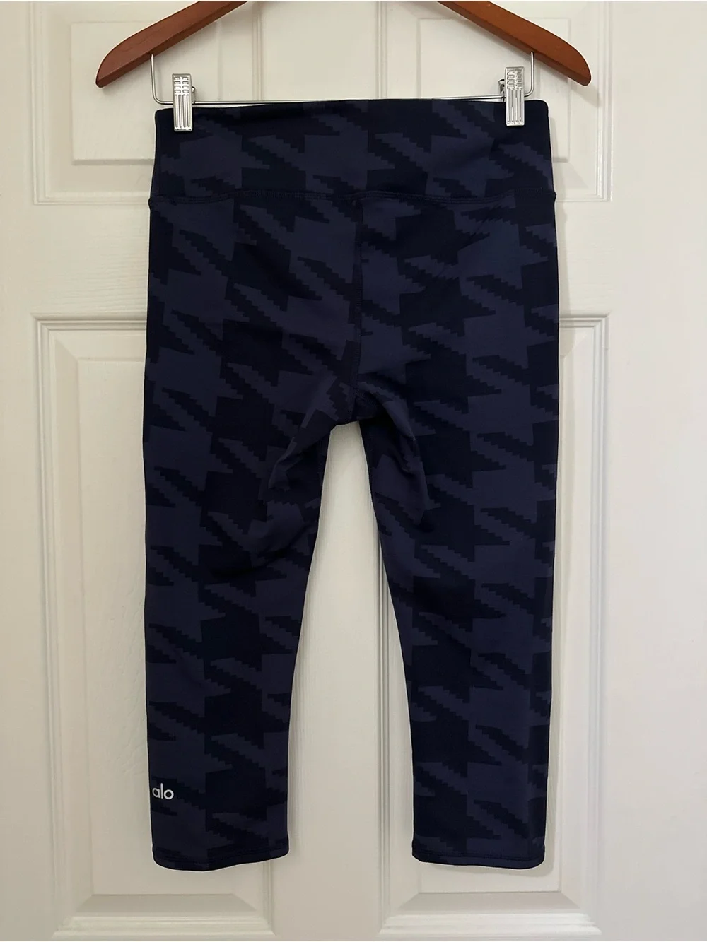 Alo Yoga Navy Rich Houndstooth High-Waist Airbrush Capri Leggings M EUC $88 MSRP
